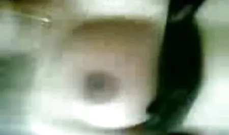 अनुभवहीन मॉडल सेक्सी मूवी फुल सेक्सी मूवी पियानो और छूत खेलता है