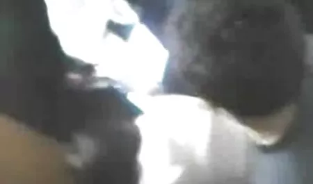 युवा किशोर सभी छेदों हिंदी सेक्सी मूवी एचडी में देता है