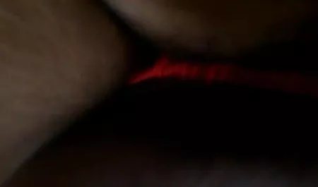 कॉनी कार्टर सोफे हिंदी सेक्सी मूवी वीडियो पर एक डिक की सवारी करता है