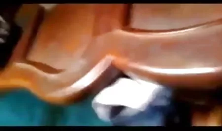 एक काले कपड़े में लड़की ने काले आदमी हिंदी में सेक्सी मूवी वीडियो को आमंत्रित किया