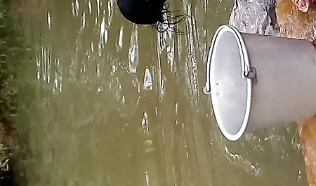 एक देसी घर में एक हिंदी वीडियो सेक्सी मूवी फिल्म मालिश करनेवाली के साथ एक busty माँ कमबख्त