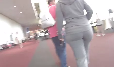 ड्रैगन सेक्सी हिंदी एचडी मूवी टैटू और एक महान संभोग के साथ लड़की