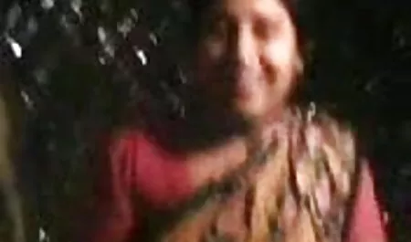 मस्कुलर एबोनी और लीक पैंटी में सेक्सी में हिंदी मूवी एक लड़की