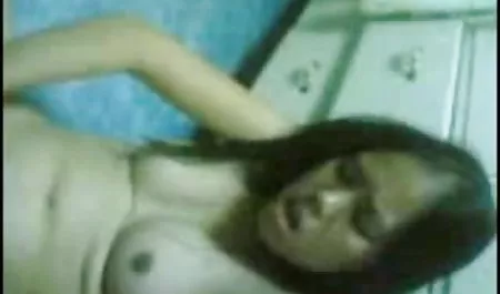 बेले सेक्सी मूवी हिन्दी क्लेयर को एक अजनबी से उसके चेहरे पर सह मिला