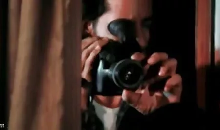 स्तन के बीच हिंदी सेक्सी फुल मूवी एचडी में वेश्या