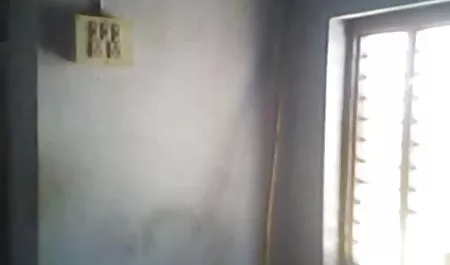 समलैंगिक जोड़े किट्टी जेन हिंदी सेक्सी मूवी वीडियो में और लिटिल कैप्रिस एक आदमी के सामने मज़े करते हैं