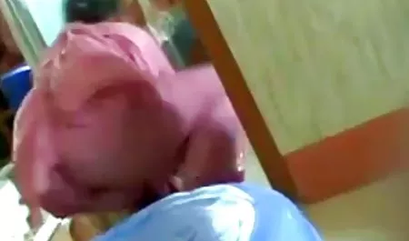 सेक्सी गर्लफ्रेंड सेक्सी हिंदी मूवी में और उनका वाइब्रेटर