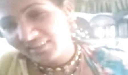 गंदे वेश्याओं ने हिंदी में सेक्सी मूवी फिल्म चैट करने का फैसला किया