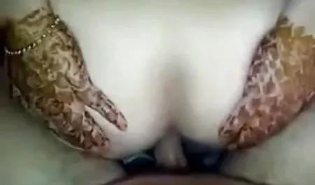 डॉमिनिका लियोनी ने निर्देशक मूवी सेक्सी हिंदी में वीडियो के लिए एक प्रदर्शन किया