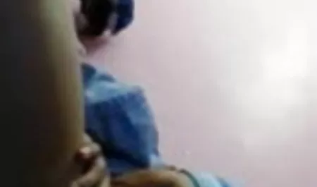 एशले लड़की अपने सुंदर शरीर को दिखाती हिंदी की सेक्सी मूवी है