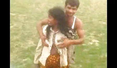 गर्मी सेक्सी फुल मूवी वीडियो ने एक युवा शरीर को नंगे कर दिया