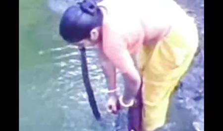 भव्य स्तन के साथ 30 बीएफ सेक्सी फिल्में मूवी से अधिक महिला