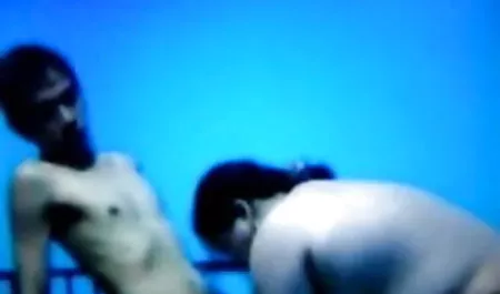 धोखेबाज पति एक barmaid के साथ सेक्स में सांत्वना पाता हिंदी फुल सेक्सी मूवी है