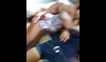 दो फूहड़ लड़कियों सेक्सी मूवी हिंदी में फुल एचडी से स्तन