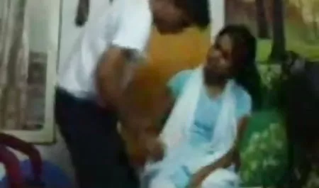 अनुभवहीन गोरा उसके सेक्सी मूवी फुल एचडी हिंदी में मुंह में जाँघिया के साथ हस्तमैथुन करता है