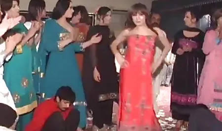 सौंदर्य ने दो लोगों को अपनी गधे के साथ आकर्षित किया एचडी सेक्सी मूवी हिंदी में