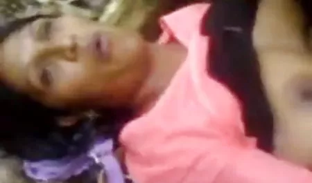 Jayda सेक्सी हिंदी मूवी सेक्सी Diamonde उसकी चूत को क्रूर डिल्डो से भर देता है