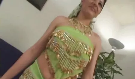 रोसेली रुइज़ और उसके दोस्त ने एक आकस्मिक राहगीर की पॉड ली मूवी सेक्सी फिल्म वीडियो में