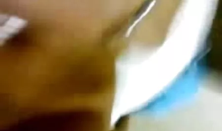 मार्ले मैथ्यू एक होटल में एक आदमी को प्रसन्न हिंदी सेक्सी वीडियो मूवी एचडी करता है