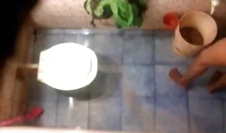 रोमी बारिश सॉवरेन सिर्रे के साथ जमे हुए सेक्सी वीडियो में हिंदी मूवी