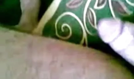 महिला और दो पुरुष सार्वजनिक रूप से फुल मूवी सेक्सी हिंदी बकवास करते हैं