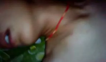 बस स्टॉप पर एक लड़की की गोली मारकर हत्या सेक्सी वीडियो हिंदी मूवी