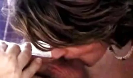 लड़कों का एक झुंड लड़की के ऊपर सेक्सी हिंदी मूवी सेक्सी चढ़ गया