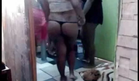 पति ने रसोई में पत्नी की चूत सेक्सी हिंदी मूवी वीडियो में को सहलाया