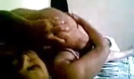 रेवेन एक सेक्सी मूवी सेक्सी पिक्चर विशाल काले dildo के साथ उसे बिल्ली भरता है