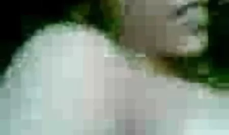 वायलेट मुनरो और एला बिस्तर सेक्सी मूवी इंडियन मूवी पर खेलते हैं