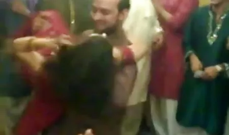 वेलेंटीना नप्पी अपनी गीली चूत फुल मूवी वीडियो में सेक्सी के साथ खेलती है