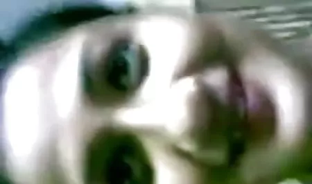 एक लड़की और उसकी माँ के साथ संभोग करने के सेक्सी हिंदी वीडियो मूवी लिए प्रेमी आया