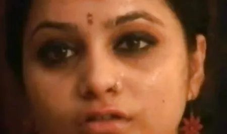 एक बड़ी लूट के साथ हिंदी सेक्सी मूवी प्रिय लड़की