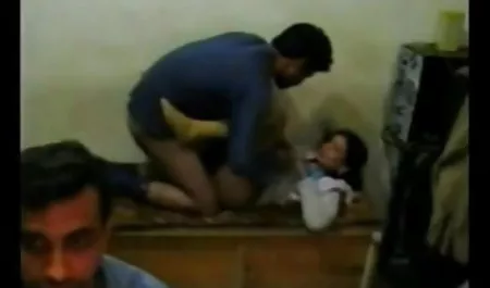 दो लड़कियों ने एक आदमी को एक सेक्सी हिंदी एचडी मूवी नौका पर चढ़ा दिया