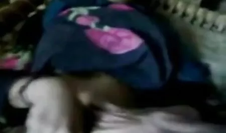 समलैंगिकों ने एक दूसरे के स्तन को दूध पिलाया सेक्स सेक्सी हिंदी मूवी