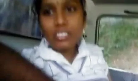 लाल रंग हिंदी सेक्सी मूवी हिंदी सेक्सी मूवी की लड़की अपने आकर्षण दिखाती है