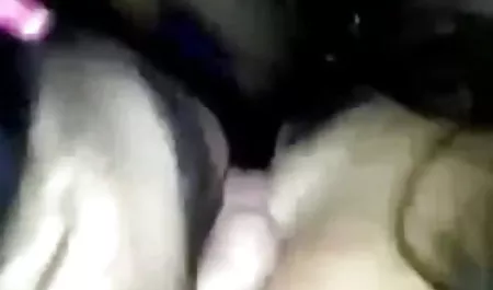 मोटी बस्टी वाली लड़की खुद को सहलाते हुए बाथरूम में सेक्सी मूवी वीडियो हिंदी में धोती थी