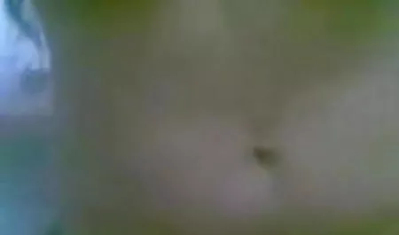 एक स्कर्ट में एक छात्र और सेक्सी पिक्चर हिंदी मूवी एक गंजा शिक्षक