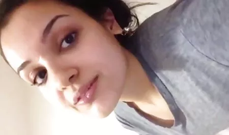 कर्मेन हिंदी की सेक्सी मूवी बेला को बगीचे में फिल्माया गया