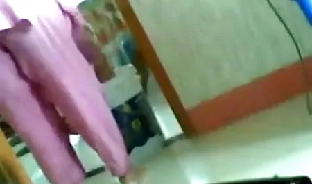 बड़े प्राकृतिक स्तन के साथ माँ का हिंदी की सेक्सी मूवी संग्रह