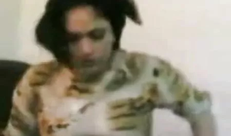 श्यामला ने कैमरे के सामने आत्मसमर्पण कर सेक्सी पिक्चर हिंदी फुल मूवी दिया