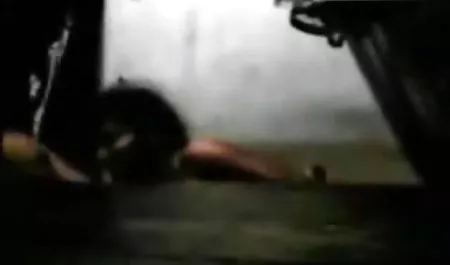 Zoey Tyler सेक्सी मूवी सेक्सी पिक्चर एक गुलाबी वाइब्रेटर का उपयोग करता है