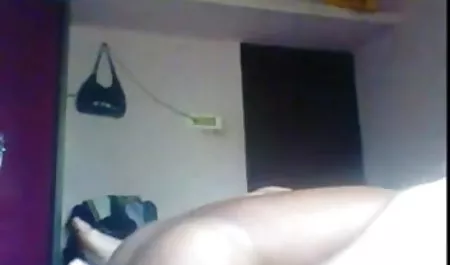 जंपसूट और बूट्स में हिंदी की सेक्सी मूवी