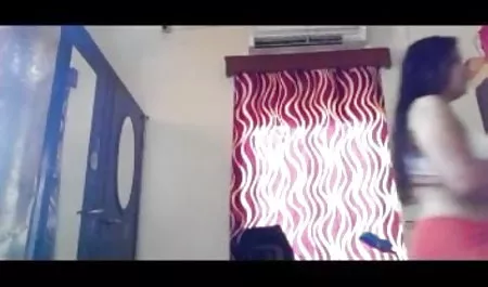 दासी ने गुरु के अनुरोध फुल हद सेक्सी मूवी को पूरा किया