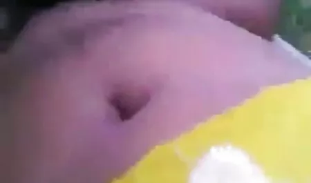 समुद्र तट पर एक गोरा हिंदी मूवी एचडी सेक्सी वीडियो के साथ संभोग