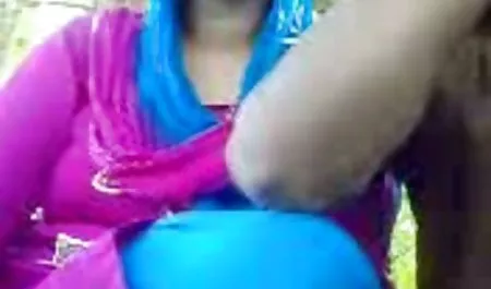 साथ में एक एचडी एचडी सेक्सी मूवी आदमी का डिक पकड़ें