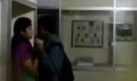 छात्र सेक्सी वीडियो एचडी मूवी हिंदी में लॉकर रूम