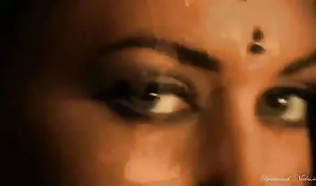 पतली लड़की सेक्सी वीडियो मूवी एचडी से स्ट्रिपटीज