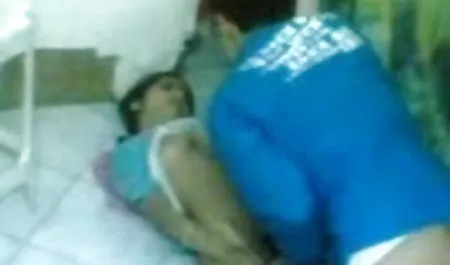 फीनिक्स मैरी एक काला डिक हो जाता है जबकि उसके पति देखता साउथ सेक्सी मूवी हिंदी है