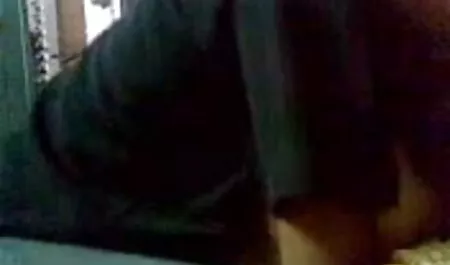 अंधेरे-चमड़ी वाले बच्चे ने अपने हाथों से खुद को संतुष्ट हिंदी एचडी सेक्सी मूवी किया